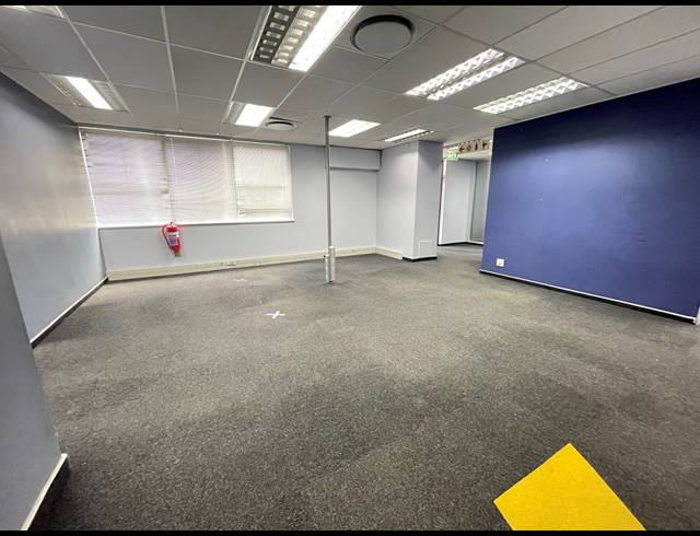 3,400M² OFFICE TO LET IN PARKTOWN